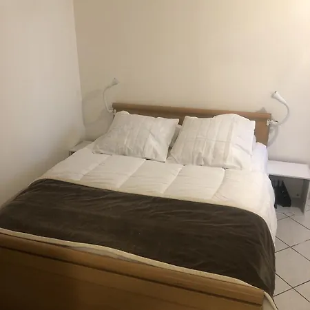 Appartement T2 40 M2 Henri IV Centre-Ville,1 Chambre Parking Et Balcon Aix-les-Bains